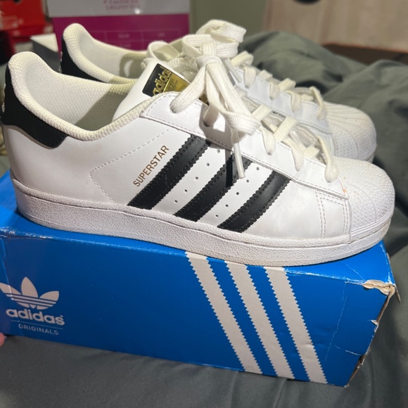 Adidas - Picture 3 of 4